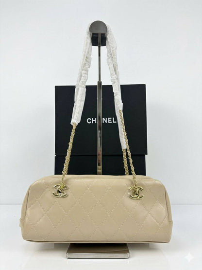 Chanel Bowling Bag,
ɢᴏʟᴅʜᴀʀᴅᴡᴀʀᴇ shoulder ʙᴀɢ
ᴡɪᴛʜout ʙᴏx
ʟᴇᴀᴛʜᴇʀ

sɪᴢᴇ:30ᴄᴍ
115 dhs🇦🇪🇦🇪

Zain56
♥️♥️♥️