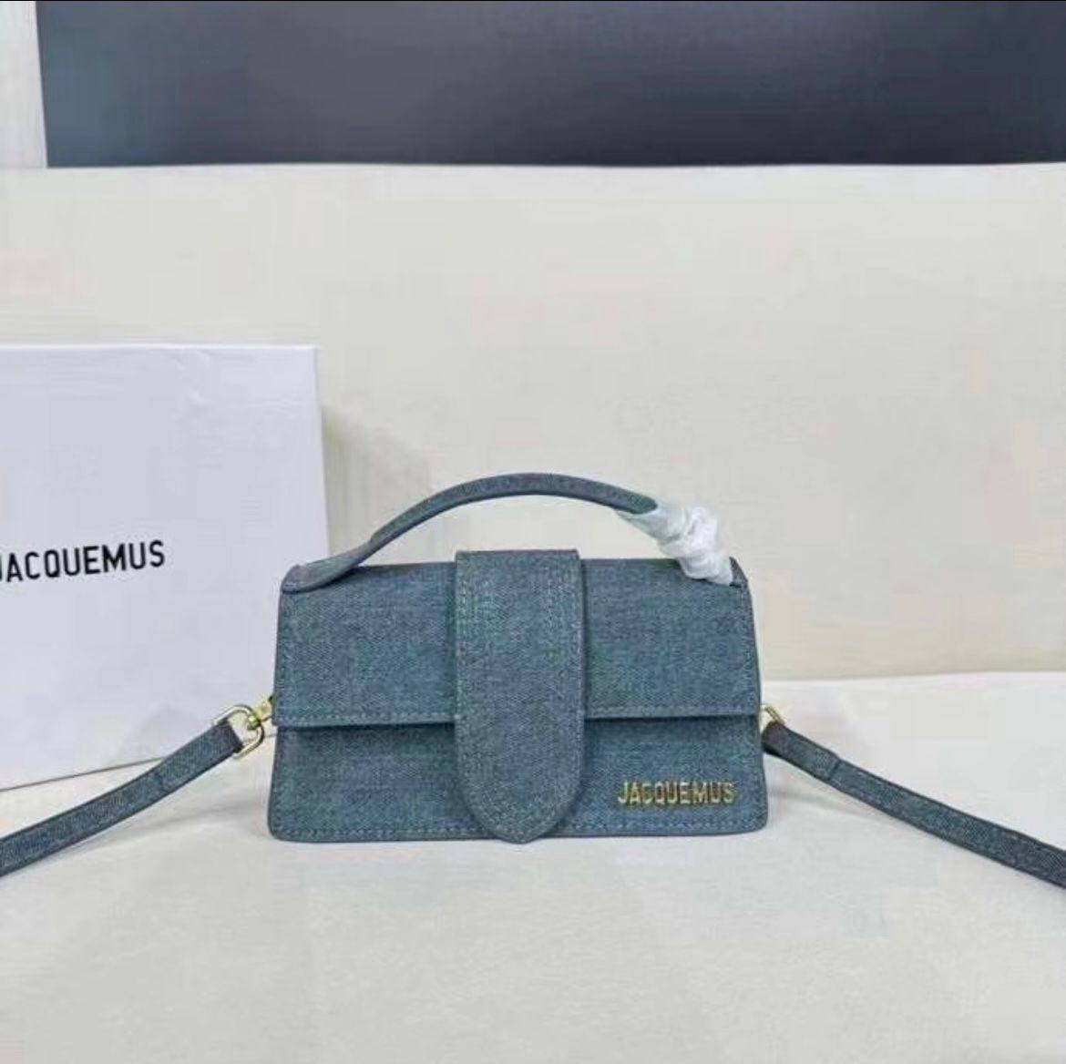 Jacquemus 
20Cm 
100 dhs🪙💕

With Box
🎁🎁🎁

Zain50
♥️♥️♥️