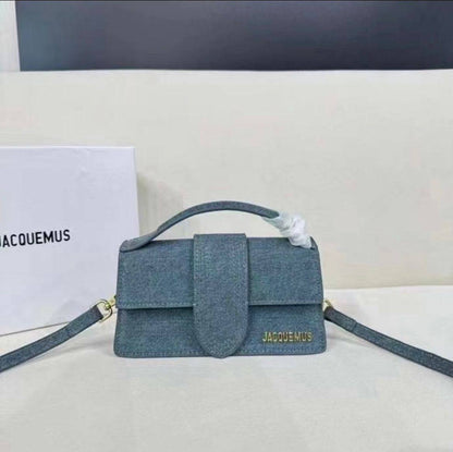 Jacquemus 
20Cm 
100 dhs🪙💕

With Box
🎁🎁🎁

Zain50
♥️♥️♥️