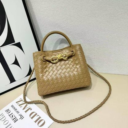Bottega

withbox 
🎁🎁🎁
105 dhs🪙💕

Zain143
♥️♥️♥️