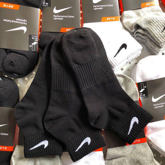 Available  now 
One package 12 pairs 
Good quality 
50 dhs🪙🖤

Zain138
♥️♥️♥️