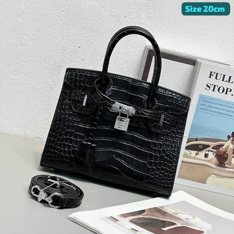 Hermes
Good quality 
with box
🎁🎁🎁

95 dhs🪙🌨️

Zain158
♥️♥️♥️