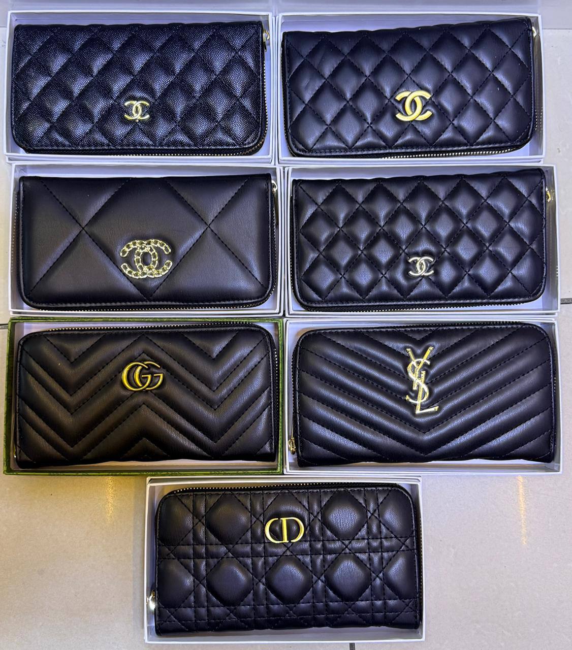 Mix brands long zipper wallet stock ✨👆🏾

With box 
🎁🎁🎁

35 dhs🪙🌺

Zain168
♥️♥️♥️