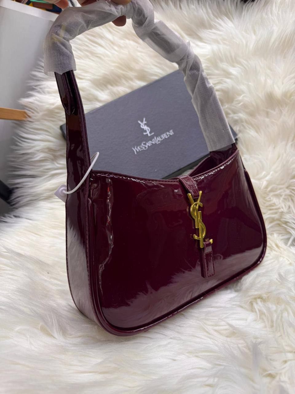 YSL Hobo

First quality +🎁

Size: 25.5 * 15 * 7cm
Withbox

85 dhs🇦🇪🇦🇪

Zain115
♥️♥️♥️