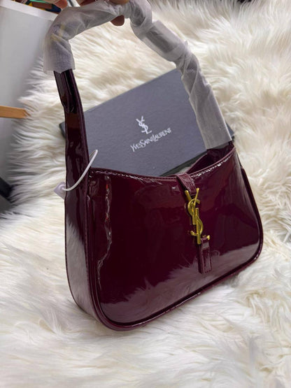 YSL Hobo

First quality +🎁

Size: 25.5 * 15 * 7cm
Withbox

85 dhs🇦🇪🇦🇪

Zain115
♥️♥️♥️