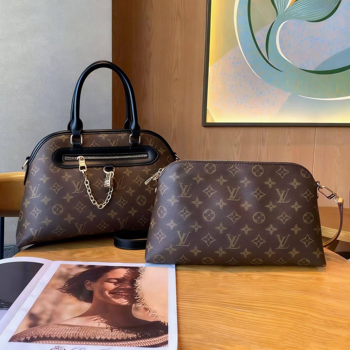 LV
With box
🎁🎁🎁

size:35×23cm 
120 dhs🪙🌨️

Zain114
♥️♥️♥️