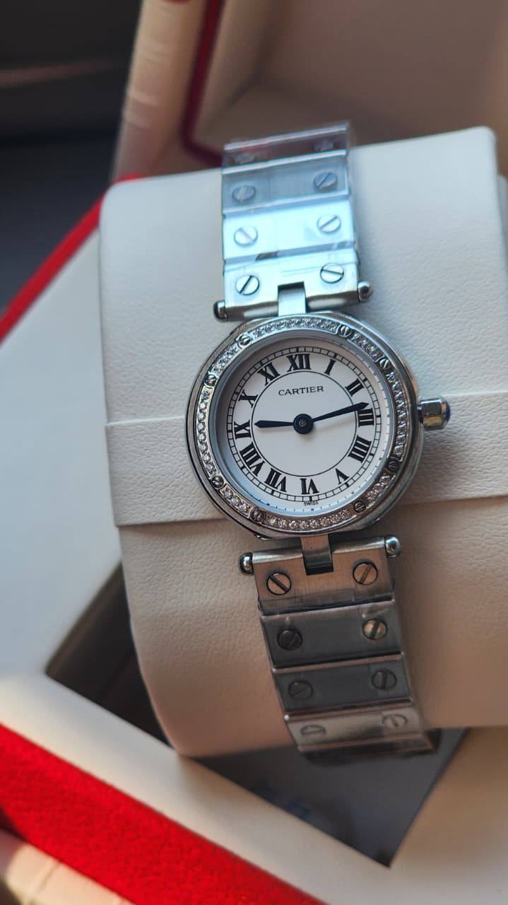 Cartier watch for ladies 
good quality 
320 dhs💓

Zain59
♥️♥️♥️