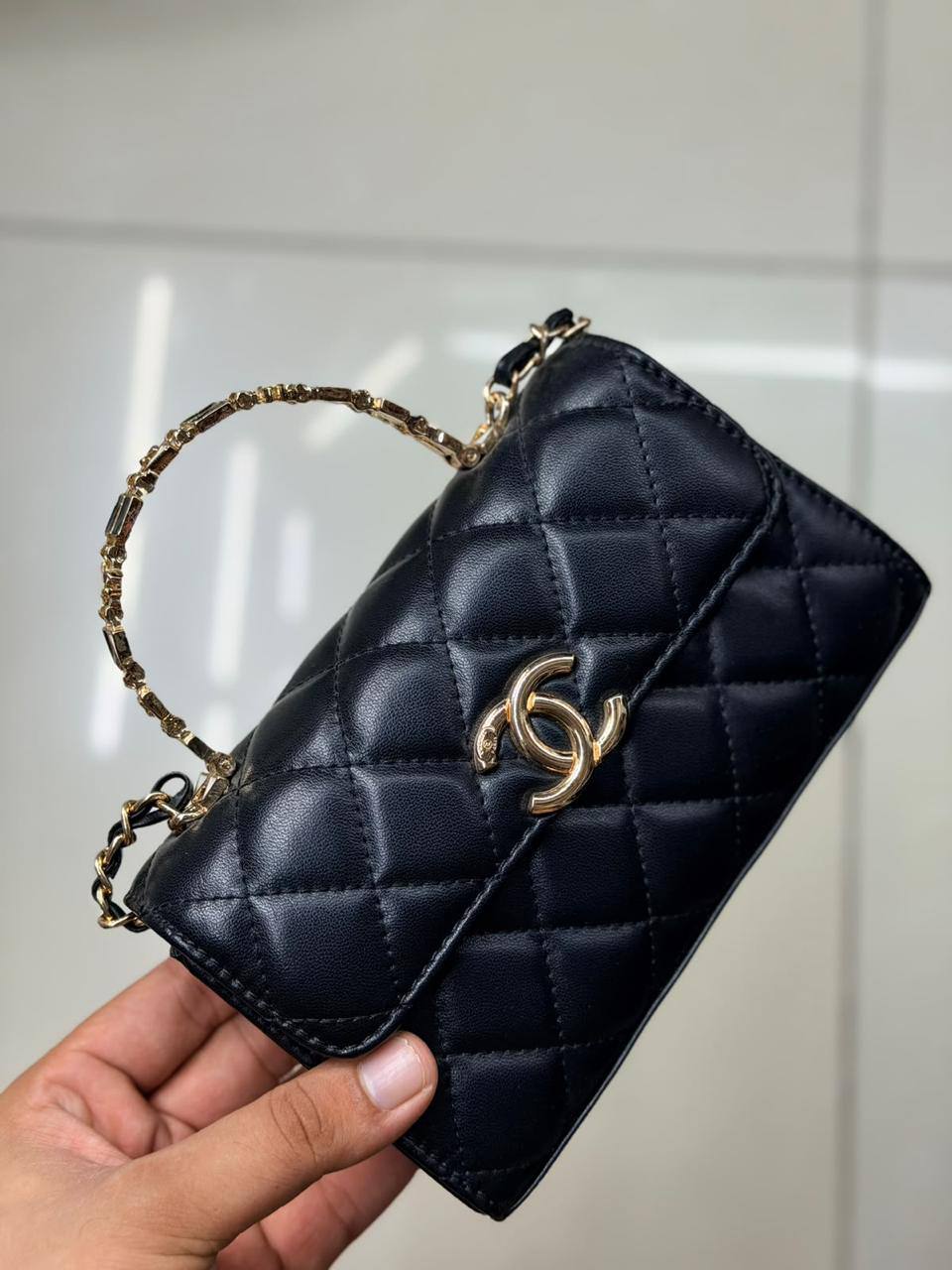 Chanel

100 dhs

Zain175
♥️♥️♥️