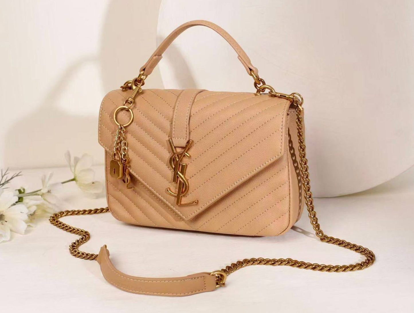 YSL 

RESTOCK GOOD QUALITY 
WITH BOX 
🎁🎁🎁

110 dhs❣️

Zain279
♥️♥️♥️