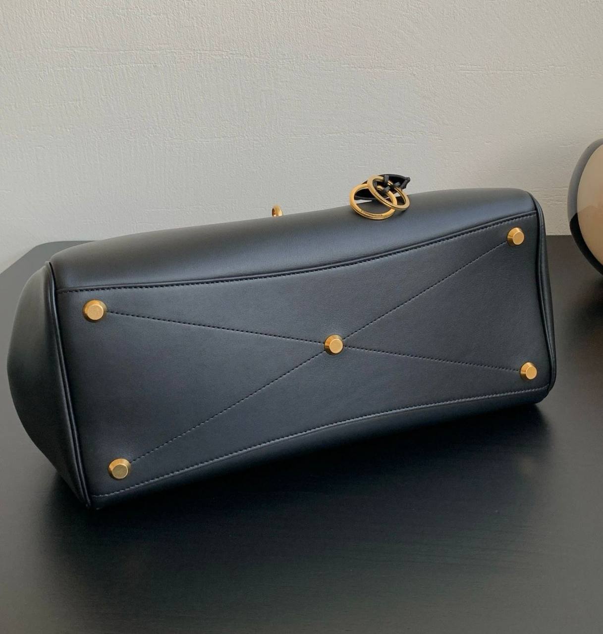BALENCIAGA
 COPY ONE 
250 dhs🇦🇪

Zain39
♥️♥️♥️