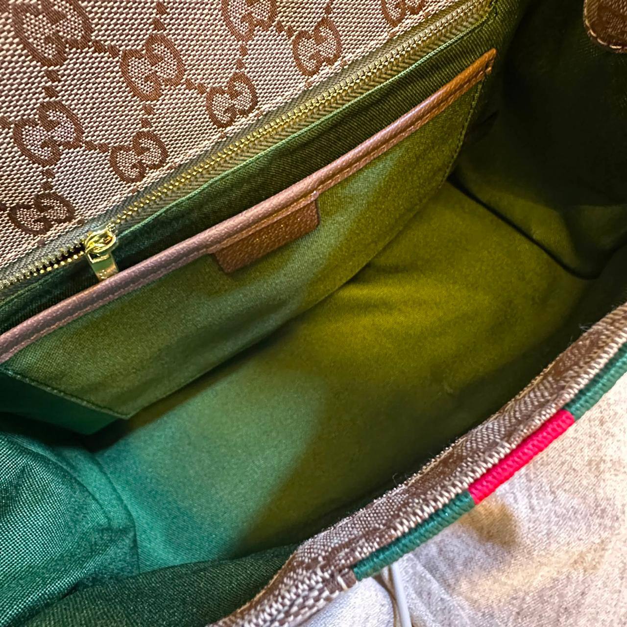 GUCCI 
COPY ONE NEW CAME 
150 dhs🇦🇪🇦🇪

Zain295
♥️♥️♥️