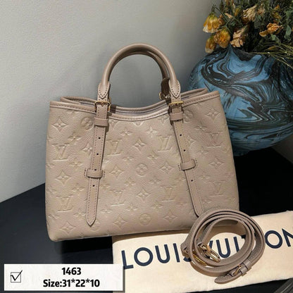 LV
with box
🎁🎁🎁

115 dhs❣️

Zain46
♥️♥️♥️