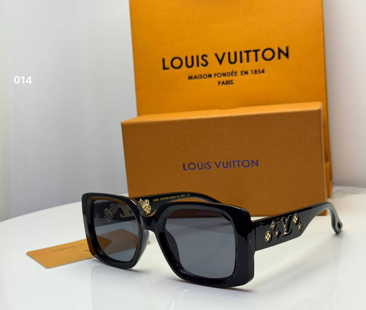 LV

Sunglasses 
65 dhs🇦🇪🇦🇪🇦🇪

Zain182
♥️♥️♥️