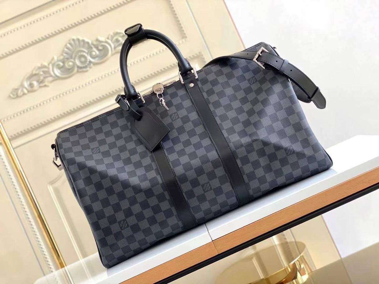 Louis vuitton💕💕✨
Duffel bag Super master quality 🔥🔥
Available ✨💕💕
With full packing 📦🎀
For Price 👇 WTSP Text Zain 0568585901

Zain252
♥️♥️♥️