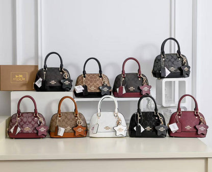 Coach
100 dhs🇦🇪🇦🇪
with box
size 21cm

Zain26
♥️♥️♥️