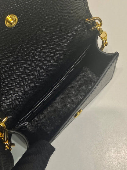 Prada Saffiano

Size:11cm
Black with hardware gold
super master

For Price 👇 WhatsApp✅
0568585901 
0507557372
0552275751 Owner Zain 👌

Zain325
♥️♥️♥️