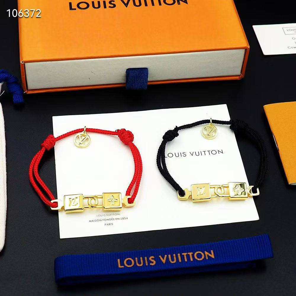 LV
Bracelet 🍁
Master
45 dhs🇦🇪🇦🇪

With normal box🎁

Zain263
♥️♥️♥️