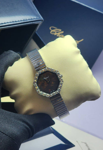 Chopard watch for ladies 
good quality 
300 dhs💓

Zain59
♥️♥️♥️