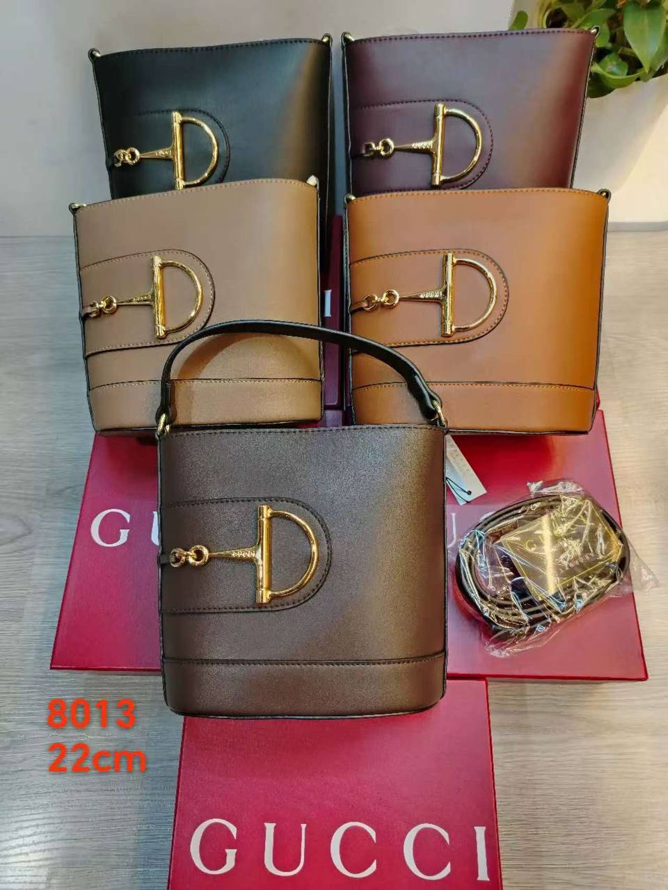 Gucci new arrival 
Good quality.”
•With Box.📦 
•22cm. 
90 dhs💓

Zain107
♥️♥️♥️