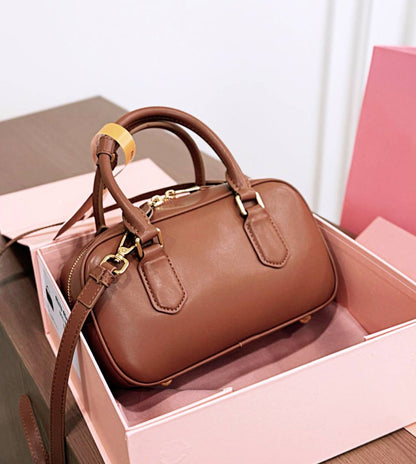 MIU MIU 

NEW CAME 
HIGH QUALITY 
WITH BOX 

120 dhs🇦🇪🇦🇪

Zain295
♥️♥️♥️
