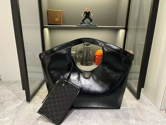 Gucci 
Master🌺
300 dhs✅
#60cm🥰🥰

Zain228
♥️♥️♥️