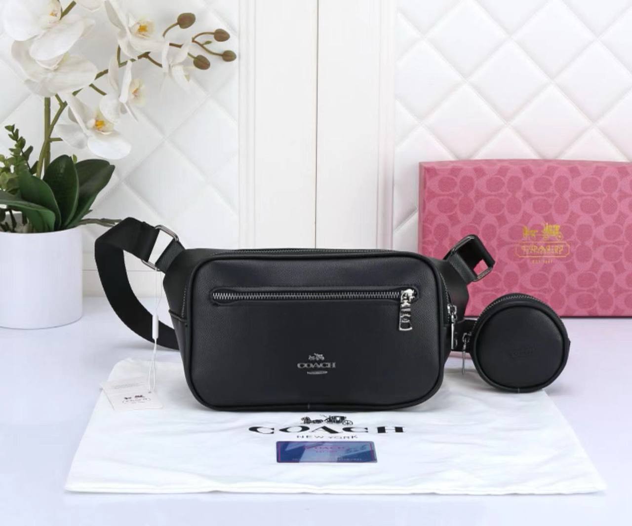 COACH BELT BAG 
GOOD QUALITY UNISEX OFFER ONLY 
60 dhs💓

Zain295
♥️♥️♥️