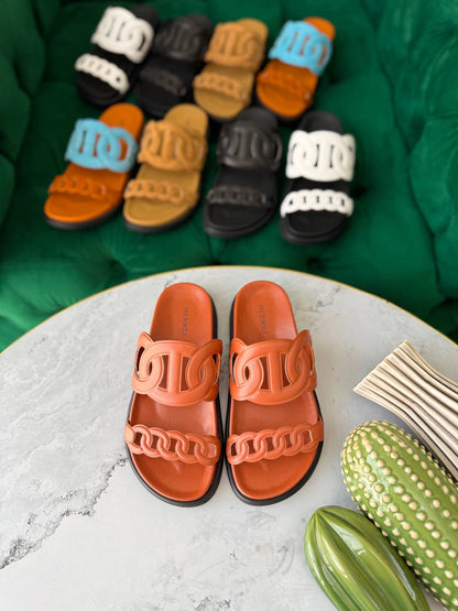 HERMES
Vip quality
Size 36 to 42
450 dhs✅

Zain113
♥️♥️♥️