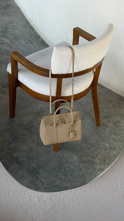 New collection ⚜️
LORO PIANA 🤎
VIP quality 💎
Loom bag L25 ✨
Size : 25 cm
For Price 👇 WhatsApp✅
0568585901 
0507557372
0552275751 Owner Zain 👌

Zain336
♥️♥️♥️