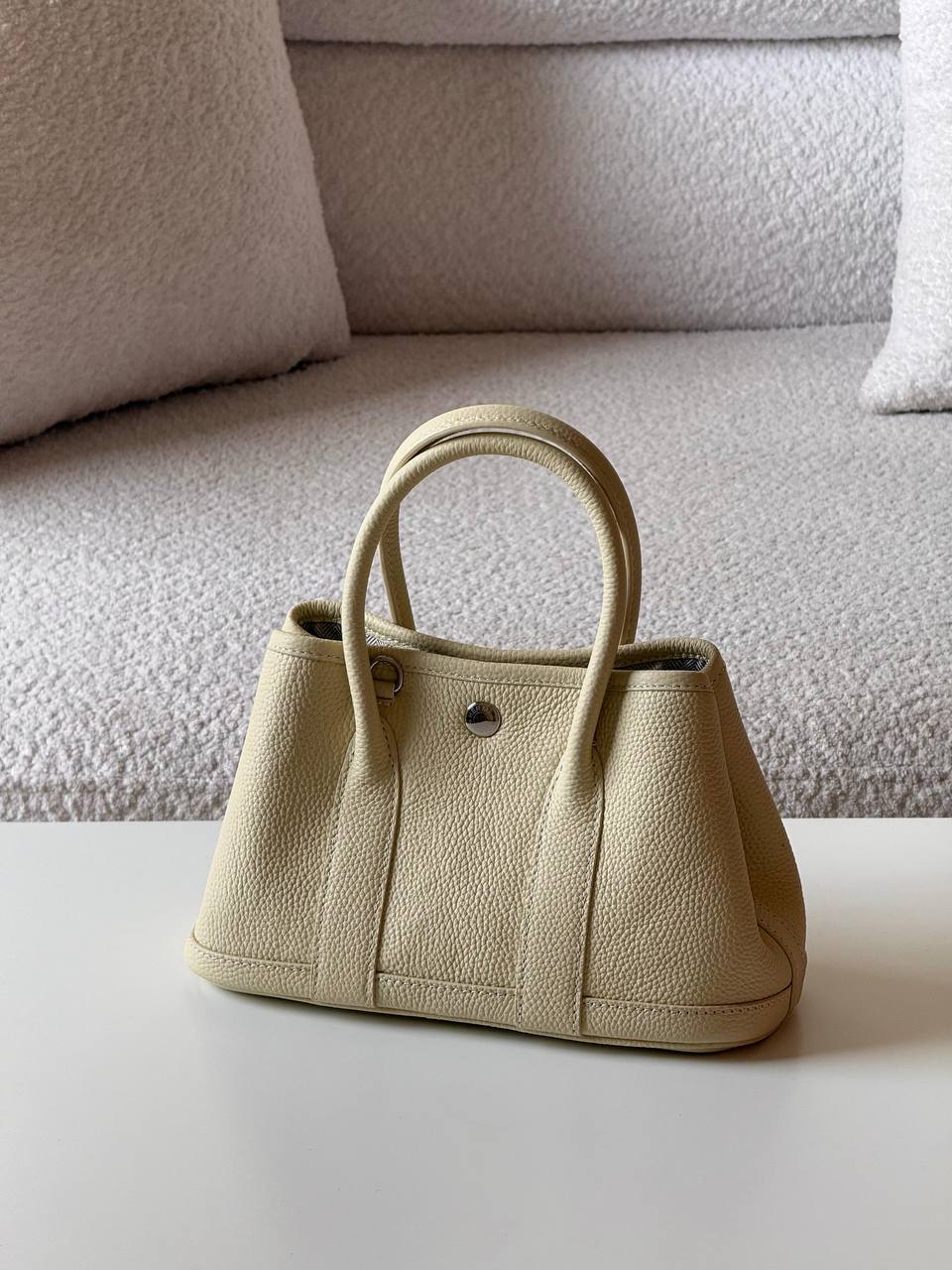 Hermes garden party 
💕master quality😍with box❤️
18 CM 340 dhs🪙🌨️
24 Cm 340 dhs🪙🌨️
30 CM 380 dhs🪙🌨️

Zain52
♥️♥️♥️