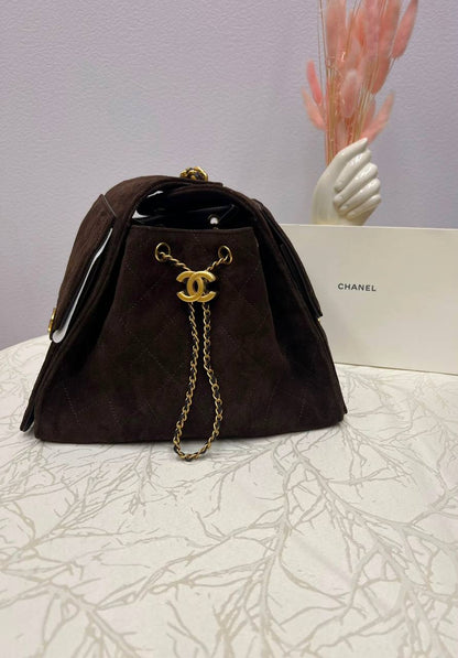 CHANEL HOBO 💕💕💕
Super master quality 🔥🔥💯
25cm Available 💫💫💫
With full packaging 🎁
For Price 👇 WhatsApp✅
0568585901 
0507557372
0552275751 Owner Zain 👌

Zain252
♥️♥️♥️