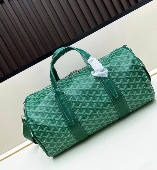 GOYARD TRAVELING BAG
 GOOD QUALITY 
120 dhs🪙🖤
40CM

Zain39
♥️♥️♥️