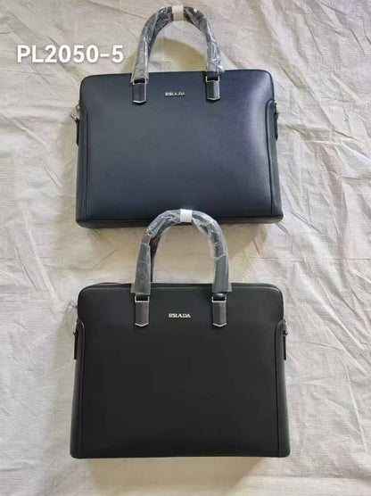 Laptop bags 
good quality 
110 dhs💓

Zain278
♥️♥️♥️