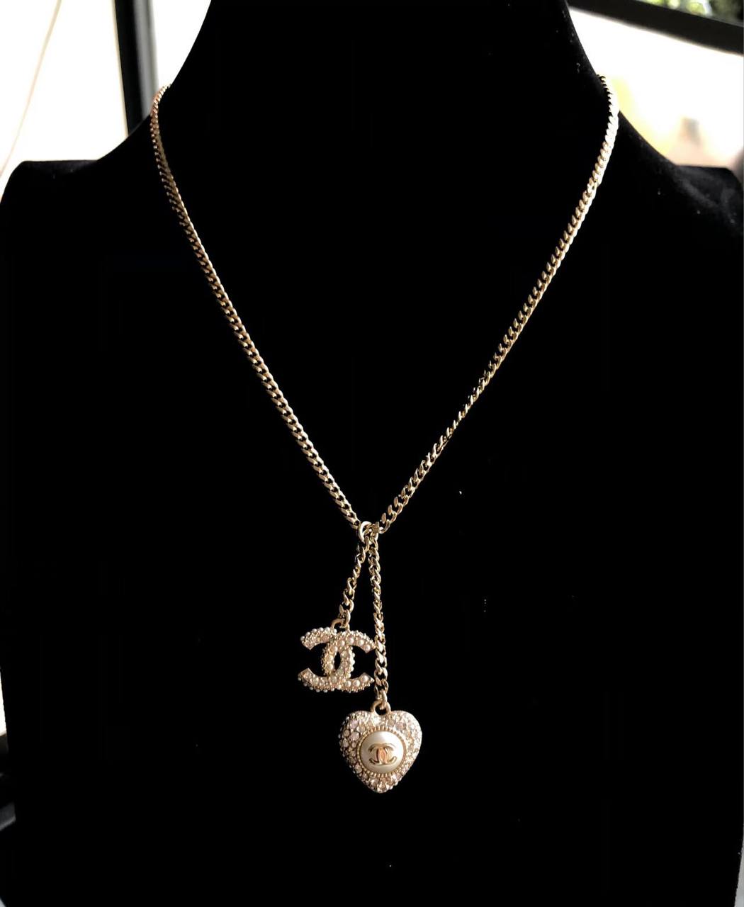 CHANEL 
Necklace 😍
Earring 🐦‍🔥
Bracelet 🦋
Master quality 💯
With normal boxes 🗃️ 
130 dhs🇦🇪🇦🇪

With master box 📦 
160 dhs🇦🇪🇦🇪

Zain216
♥️♥️♥️