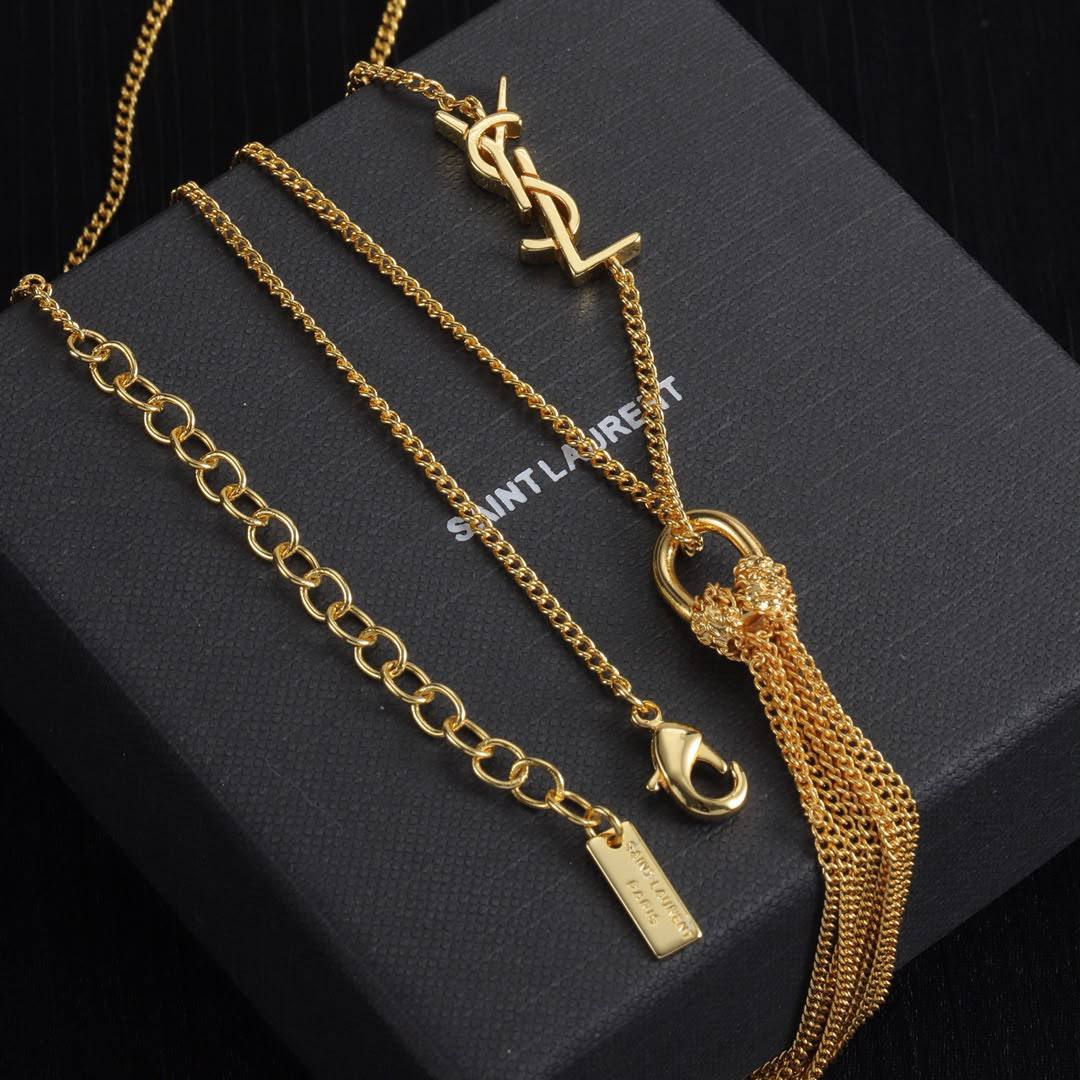 YSL 
Necklace🦋
Master quality 💯
With normal boxes 🗃️ 
60 dhs🇦🇪🇦🇪

Zain216
♥️♥️♥️