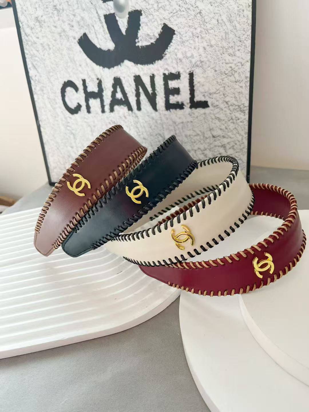 Headband 🔥*
good quality 💯
With paper bag 🛍️
20 dhs🪙🌨️
With master box 🗃️ 
35 shs🪙🌨️

Zain216
♥️♥️♥️