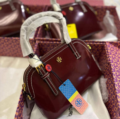 Tory Burch

90 dhs✅

with box
🎁🎁🎁

Zain07
♥️♥️♥️