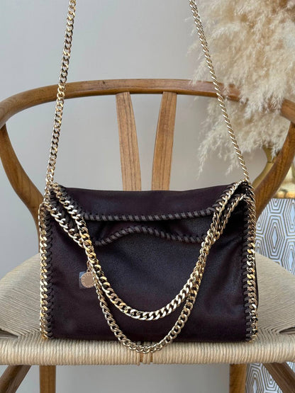 STELLA McCARTENY
25cm
350 dhs🇦🇪🇦🇪
Top quality

Zain167
♥️♥️♥️