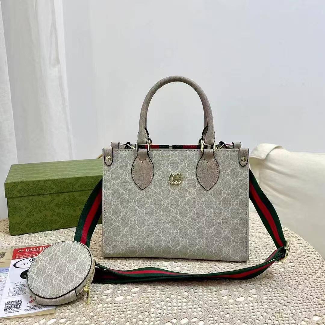 Gucci
95 dhs✅
size 25cm

Zain26
♥️♥️♥️