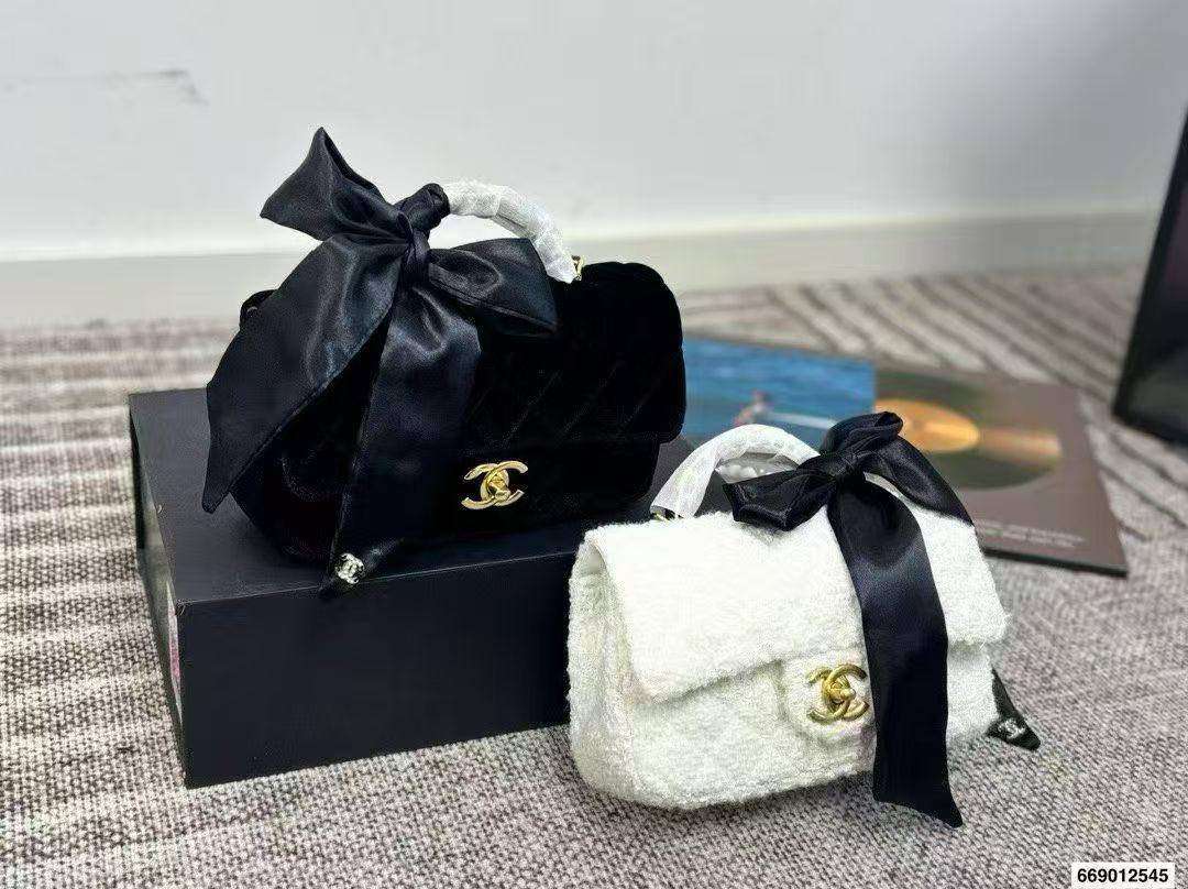 Chanel 
Master
270 dhs🪙🌨️
#20cm💕
#with box💕🥳💁‍♂️

Zain228
♥️♥️♥️