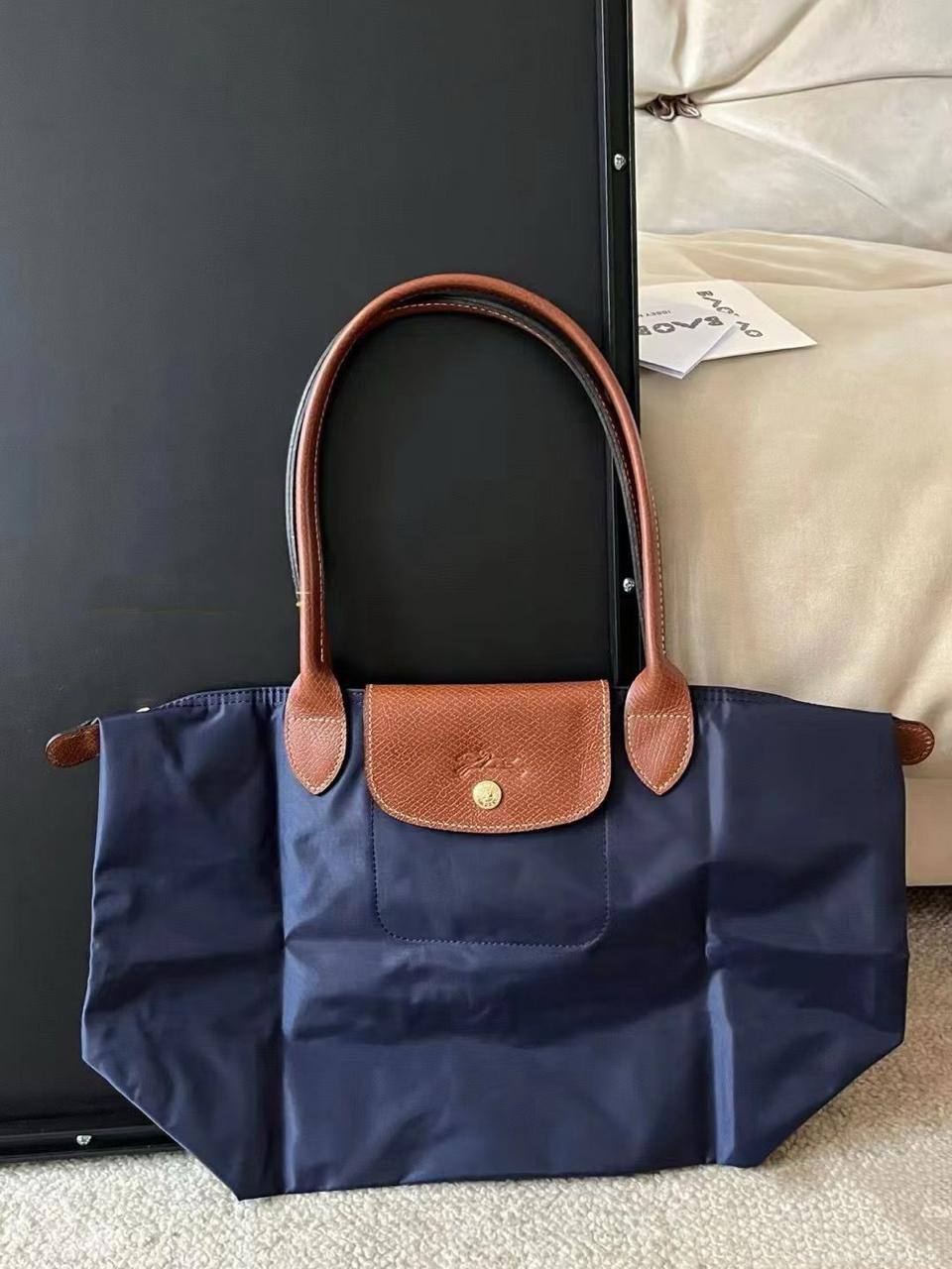 🌷 Longchamp long portable
1⃣️ First quality
Size: 43 * 29 cm
65 dhs💚

Zain115
♥️♥️♥️