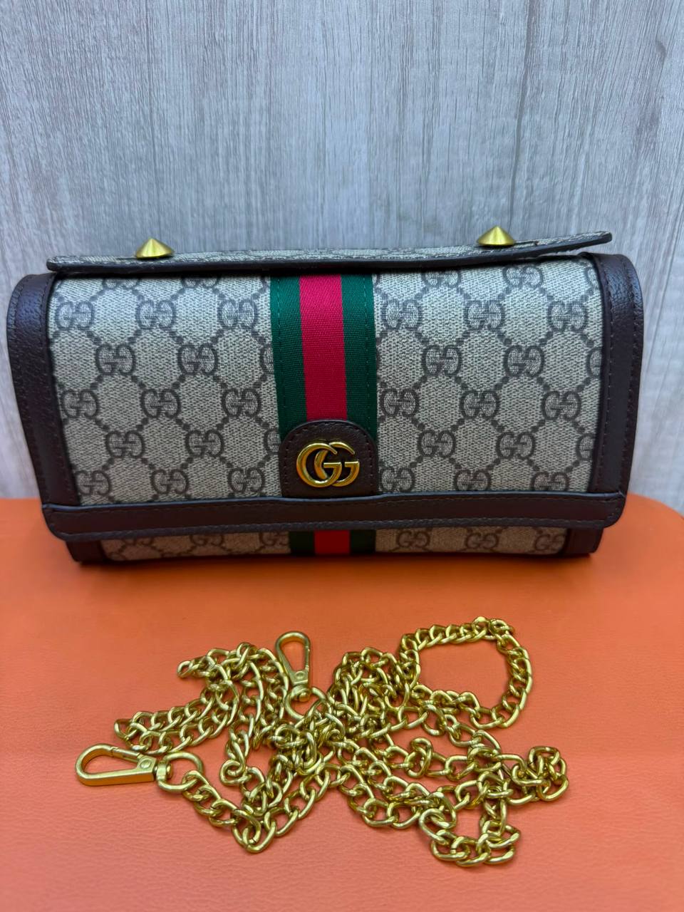 GUCCI

Size  23cm

Withbox

90 dhs🇦🇪🇦🇪

Zain04
♥️♥️♥️