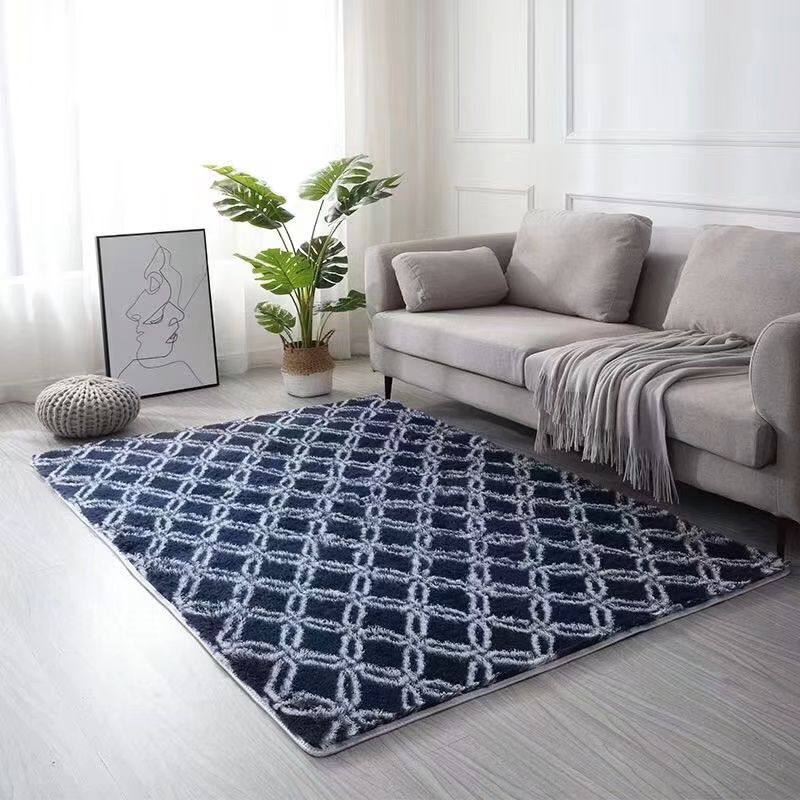 Velvet carpet 
Washing machine you can wash .
Good quality strong for long time !!
Size 160×210
120 dhs🪙🌨️

Zain99
♥️♥️♥️