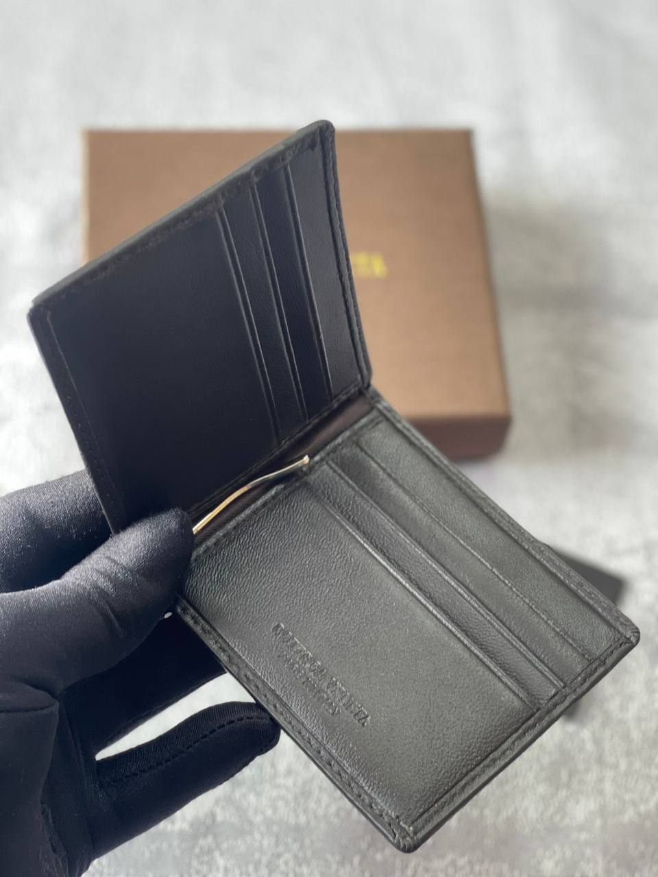 😇*BOTTEGA VENETA*😇
*wallet*
*Master quality*
250 dhs🪙🖤

Zain179
♥️♥️♥️