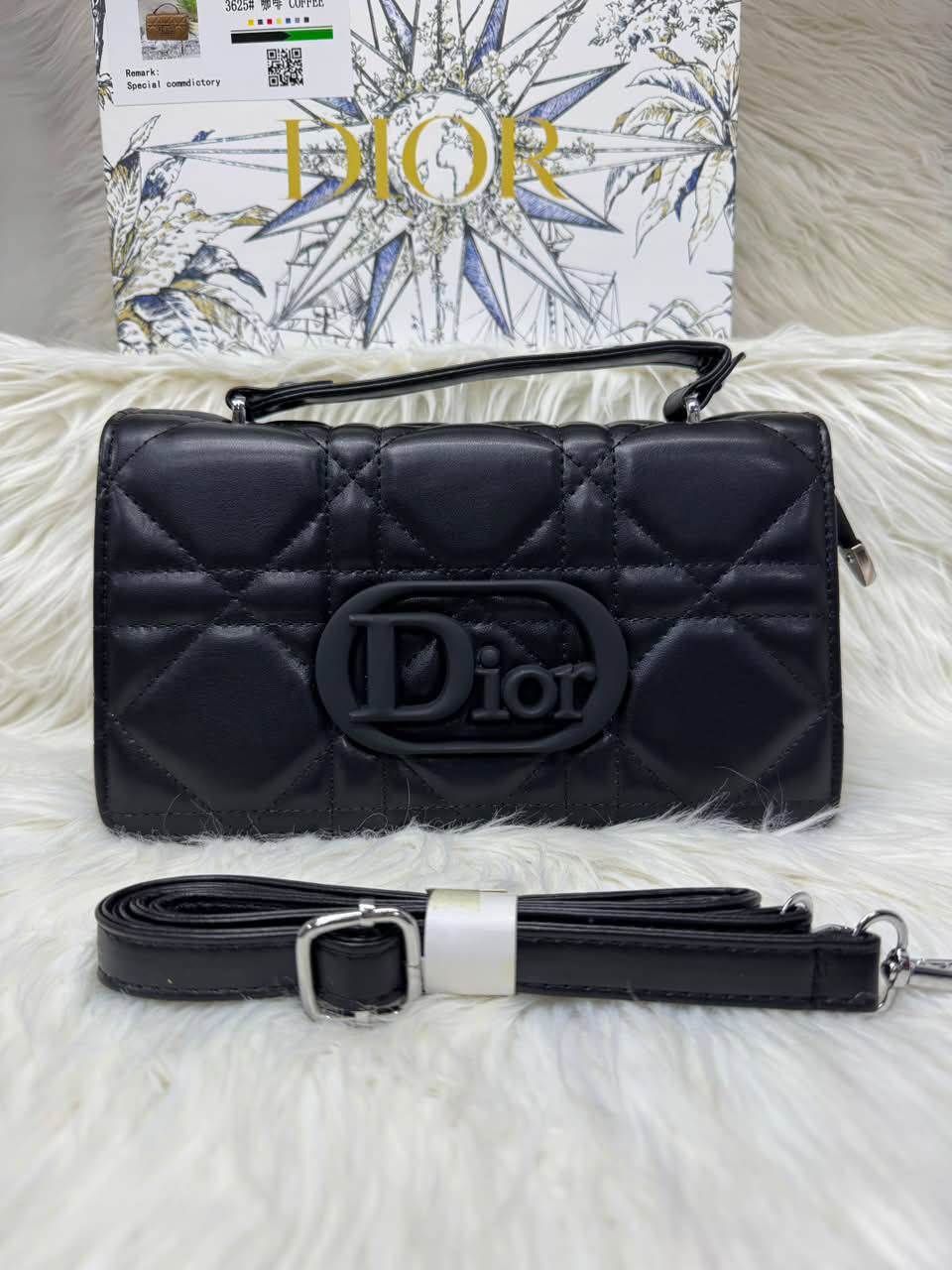 Dior
With box 
75 dhs💓

Zain50
♥️♥️♥️