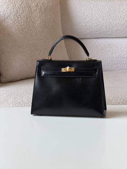 Hermes kelly box 25 cm💥Master quality ✅with box📦
440 dhs💓

Zain52
♥️♥️♥️