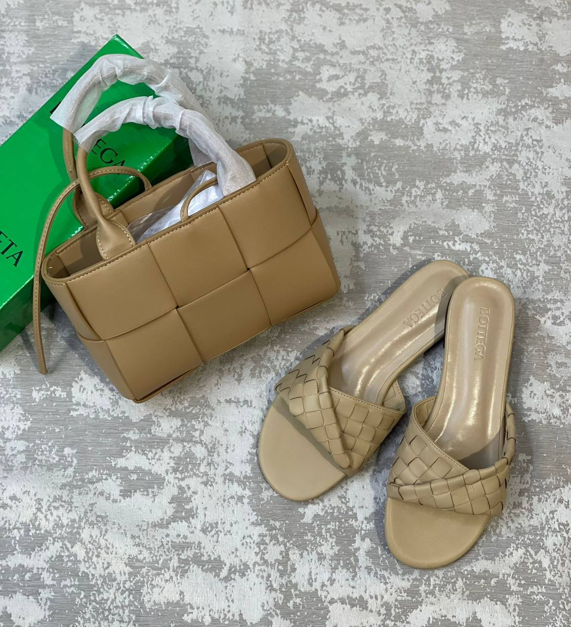 Bottega Set
170 dhs✅

Zain175
♥️♥️♥️