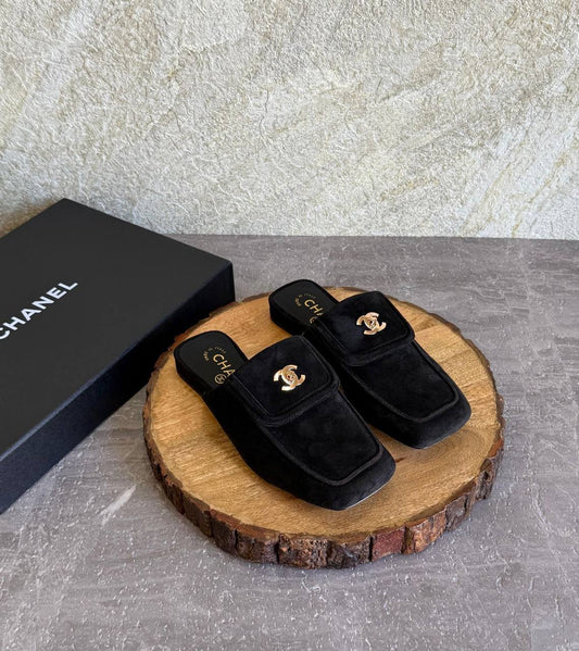 CHANEL 💫😍
SuperMaster Quality 💯
450 dhs✅
Size: 36-41 💥

Zain171
♥️♥️♥️
