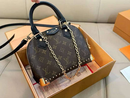 LV
 COPY ONE 
 WITH BOX 
180 dhs✅

Zain295
♥️♥️♥️