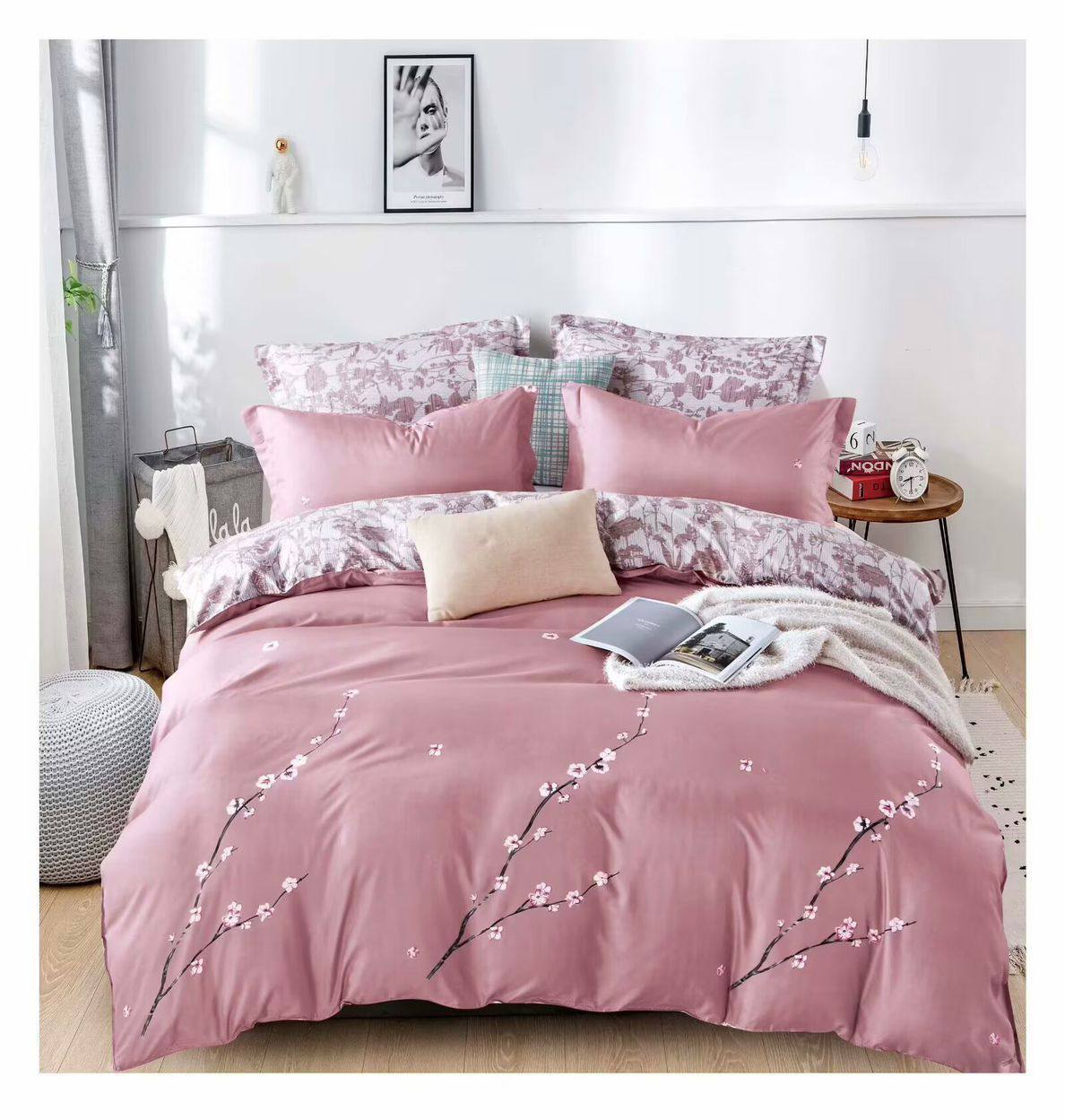 New collection 🌹🌹🌹
Give you best life 💥💥💥
Comfort set 
King size comfort 6pcs set 
1 comfort 
1 bedsheets 
4 pillowcases 
6pcs set
115 dhs🪙💚

Zain99