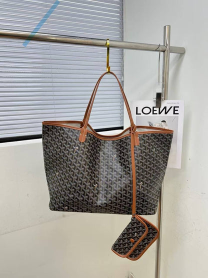 Goyard
size : 54x32x18cm 
70 dhs💓

Zain232
♥️♥️♥️